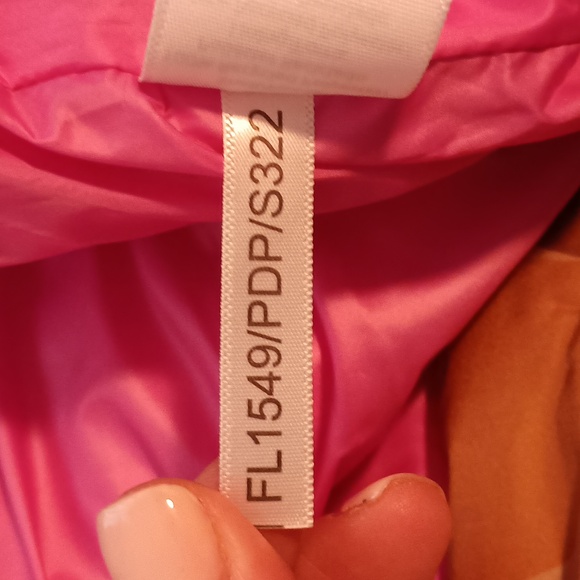 Free Assembly Women's Oversized Puffer Vest XXL Camouflaged Brown Pink interior - Picture 12 of 12